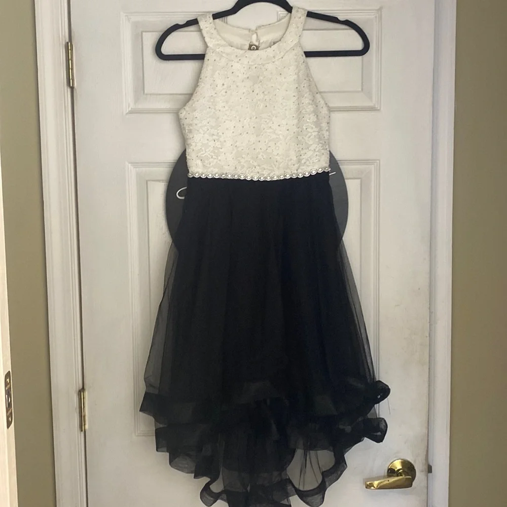Girls black and white lace top dress - Picture 1 of 5